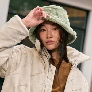 Nike Apex Bucket Hat Faux Fur Logo HF7194-370 Women's Adult Unisex Size Medium